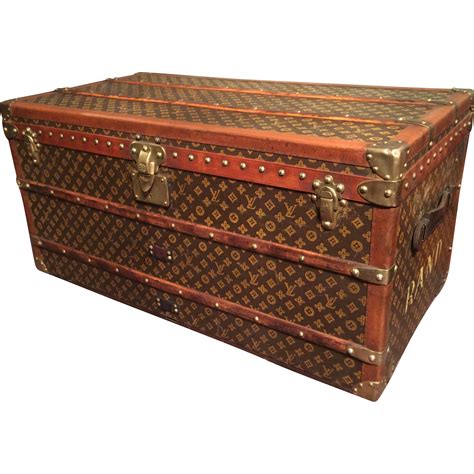 antique louis vuitton steamer trunk.